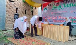Tuan Guru Sahabat Ganjar Gelar Praktik Salat Khusyuk di Medan - JPNN.com