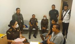 Dua Penambang Ilegal di Pekanbaru yang Ditangkap Polda Riau Diserahkan ke Jaksa - JPNN.com