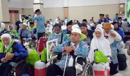 Berita Duka, Seorang Haji Asal Salatiga Jateng Meninggal Dunia di Pesawat - JPNN.com