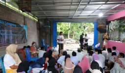 Komunitas Nelayan Ganjar Beri Bantuan Untuk Korban Banjir Bandang di Tanggamus - JPNN.com