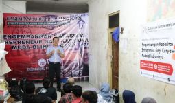 Ganjaran Buruh Berjuang Gelar Pelatihan Untuk Karyawan Muda di Indramayu - JPNN.com