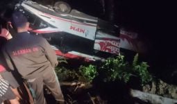 Bus Masuk Jurang di Padang, Innalillahi, Begini Kondisi 13 Penumpang - JPNN.com