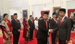 Angkat Sukarelawan Jadi Menteri, Jokowi Tunjukkan Kekecewaan terhadap PDIP - JPNN.com
