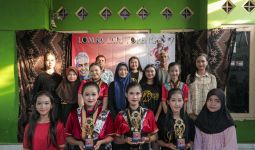 Ganjar Sejati Gelar Lomba Tari Topeng Bersama Gen Z dan Milenial di Cirebon - JPNN.com