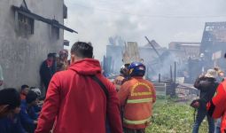 Kebakaran Melanda Permukiman Padat Penduduk di Palembang, Begini Kondisinya - JPNN.com