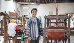 Kisah Nur Salam, Pengusaha Asal Banyumas Membangun Bisnis Tenun Indonesia - JPNN.com