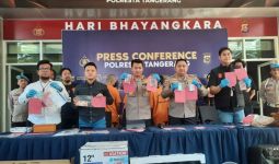 4 Pelaku Kejahatan Bermodus Ganjal ATM Dibekuk Polisi, Beraksi di Banten dan Jabar - JPNN.com