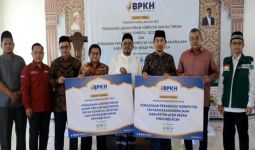 2 Lembaga Pendidikan di Aceh Terima Bantuan 55 Unit Komputer dari BPKH - JPNN.com