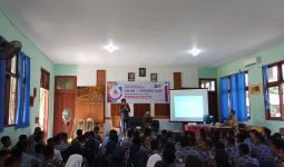 Sukarelawan Sandi Uno Beri Pelatihan Kewirausahan kepada Pelajar di Bangka Belitung - JPNN.com