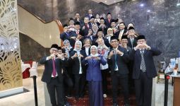 HUT ke-76 Kemnaker, Menaker Ida Fauziyah: Jadikan Momentum untuk Terus Perbaiki Kinerja - JPNN.com