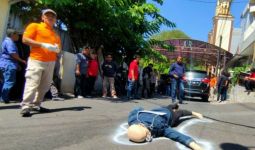 Tusukan Pisau BWK Mengenai Jantung Sopir Taksi Online di Semarang - JPNN.com