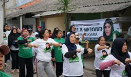 Sukarelawan Sintawati Gelar Aksi Sosial untuk Warga Jaksel   - JPNN.com
