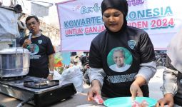Kowarteg Ganjar Lestarikan Kekayaan Kuliner dengan Membuat Kue Bareng di Bekasi - JPNN.com