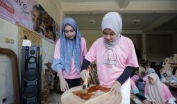 Srikandi Ganjar Gelar Pelatihan Mengukir Kayu di Jepara, Para Perempuan Milenial Antusias - JPNN.com