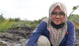 Afni Z Konsisten Mengedukasi Masyarakat Riau Soal Lingkungan - JPNN.com