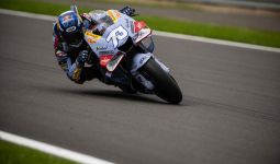 Hasil Sprint MotoGP Inggris: Alex Marquez Fantastis, 4 Juara Dunia Tragis - JPNN.com