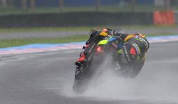 Kualifikasi Basah MotoGP Inggris: Bezzecchi Pertama, Pecco Kesal, Quartararo Juru Kunci - JPNN.com