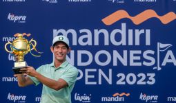 Pegolf asal Thailand Nitithorn Thippong Juara Mandiri Indonesia Open 2023 - JPNN.com