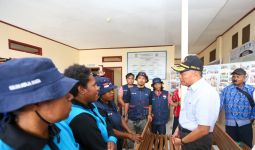 Jalankan Instruksi Jokowi, Menko PMK Turun Langsung ke Lokasi Kekeringan di Papua Tengah - JPNN.com
