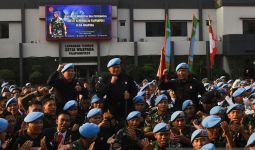 Panglima TNI Laksamana Yudo Margono Terima Brevet Kehormatan Setia Waspada dari Paspampres - JPNN.com