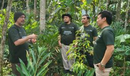 PNM Tanam 1.000 Bibit Durian untuk 3 Desa di Banyumas - JPNN.com