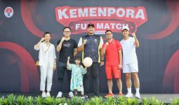 Raffi Ahmad dan Dion Wiyoko Unjuk Kebolehan Bermain Tenis di Kemenpora Fun Match 2023 - JPNN.com