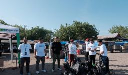 Bersama Masyarakat, Pegadaian Kumpulkan 708 Kg Sampah di Pantai Tanjung Bayang - JPNN.com