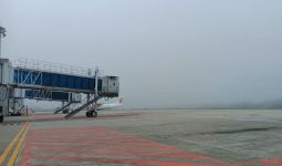Kabut Tebal Mengganggu Penerbangan di Bandara SSK II Pekanbaru - JPNN.com