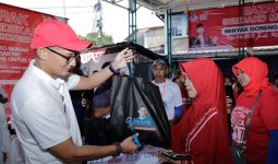Sandiaga Beri Bantuan Modal Usaha dan Sembako Murah Bagi Masyarakat Manggarai - JPNN.com