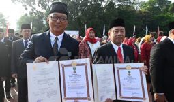 Dua Perwira Terbaik Pertamina Raih Satyalancana Wira Karya dari Presiden RI - JPNN.com