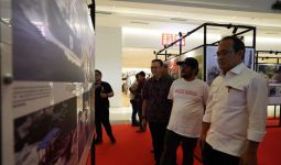 78 Karya Fotografer Media Ikuti Pameran Foto Membangun Jembatan Masa Depan - JPNN.com