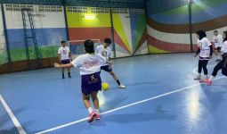 Sukarelawan Srikandi Ganjar Gelar Latihan Futsal Bareng Komunitas Kutai Timur - JPNN.com