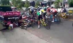 Jelang Finish, Puluhan Pembalap Pra-PON di Lubuklinggau Terjatuh  - JPNN.com