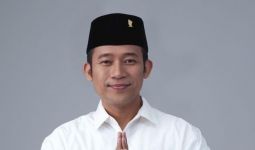 Real Count KPU: Denny Cagur Ungguli Hengky Kurniawan di Dapil Jabar 2 - JPNN.com