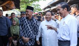 Ketika Jokowi Tunjuk Ganjar di Depan Prabowo, Warga Langsung Teriak ‘Presiden’ - JPNN.com