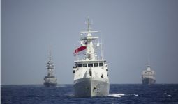 Kapal Perang TNI AL dan Angkatan Laut Singapura Tenggelamkan Kapal Musuh - JPNN.com