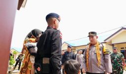 Kapolri Meninjau Rumah Dinas Baru Personel Brimob Kalbar, Ini Pesannya - JPNN.com