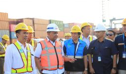 Wamenaker Afriansyah Minta Koperasi TKBM Berperan Kurangi Biaya Logistik di Indonesia - JPNN.com