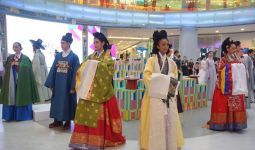 Hanbok Wave Tandai 50 Tahun Hubungan Diplomasi Indonesia-Korea - JPNN.com