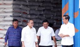 Dampingi Jokowi, Zulhas Ungkap Alasan Penyaluran Bansos Beras Dipercepat - JPNN.com