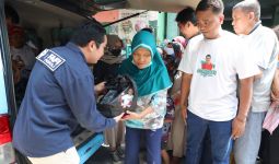 Faizal Fiqri dan Sahabat SandiUno Hadirkan Ratusan Paket Beras Murah di Jakarta Utara - JPNN.com