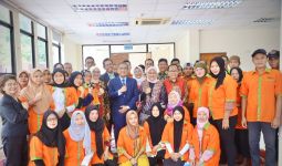 Temui Pekerja Migran di Shelter KBRI Brunei, Menaker Ida Ingatkan Hal Penting Ini - JPNN.com