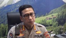 Polisi Amankan WNA Pelanggar Lalu Lintas yang Dorong Petugas - JPNN.com
