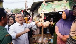 Zulhas Sebut Harga Telur dan Bawang di Pasar Natar Lampung Sangat Murah - JPNN.com