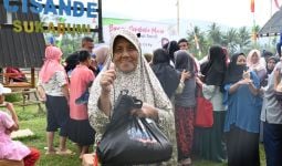 Sukarelawan Sandi Uno Hadirkan Sembako Murah Untuk Kaum Jompo di Sukabumi - JPNN.com