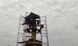 Patung Bung Karno di Banyuasin yang Tak Mirip Aslinya Ditutup Terpal, Ada Apa? - JPNN.com