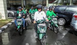 Mardiono Berikan Bantuan 10 Unit Motor Untuk Kader PPP di Aceh - JPNN.com