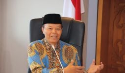 Isu Pilpres Hanya Diikuti 2 Capres, HNW Ingatkan Ketentuan Konstitusi - JPNN.com