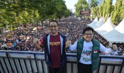 Disambut Jutaan Massa di Makassar, Anies Pengin AMIN & Partai Koalisi Menang Pemilu - JPNN.com