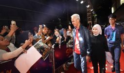 Ganjar Diteriaki Ratusan Fan Saat Ajak Anak dan Istri Nonton Petualangan Sherina 2 - JPNN.com